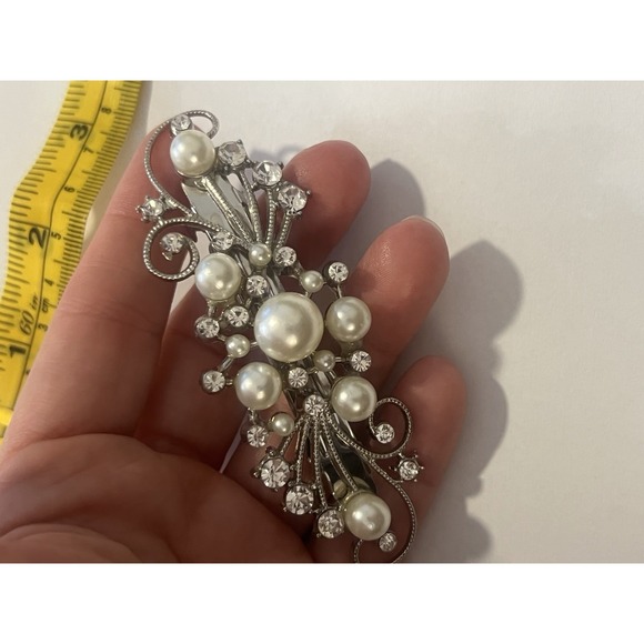 The Unbranded Brand Accessories - Vintage Simulated Pearl Clear Rhinestone Ornate Silver Tone Hair Barrette